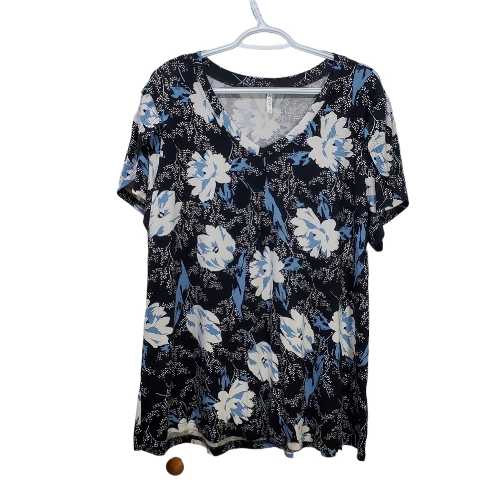 Cathy Floral Blue and White Scallop Sleeve Top Size XXL